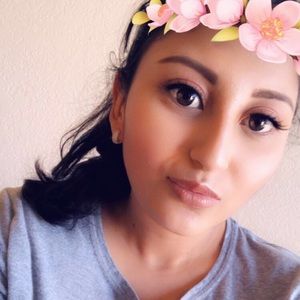 Meet your Posher, Lorena